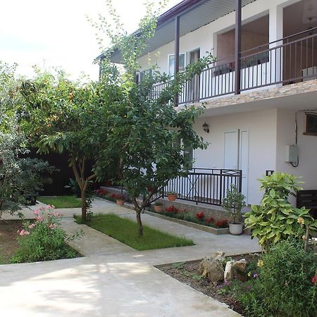 גגרה Guest House U Aleny מראה חיצוני תמונה
