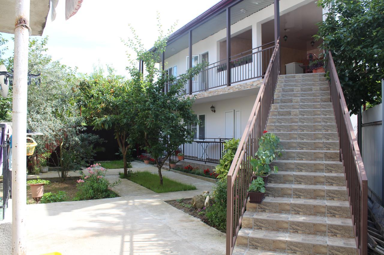 גגרה Guest House U Aleny מראה חיצוני תמונה